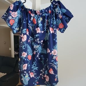 ⭐Womans Materniry dress shirt- size L